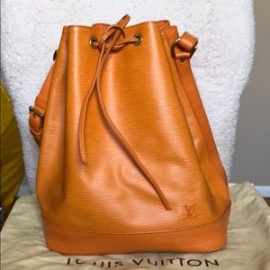 Louis Vuitton Noe 92 EPI Bucket Bag